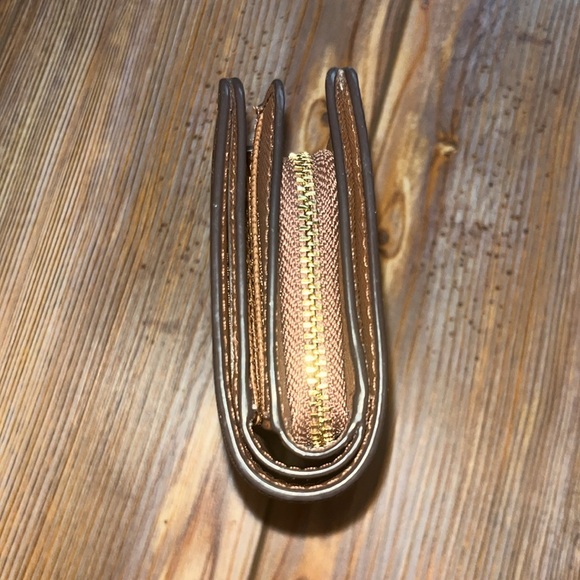 Michael Kors Compact Wallet - Picture 3 of 8